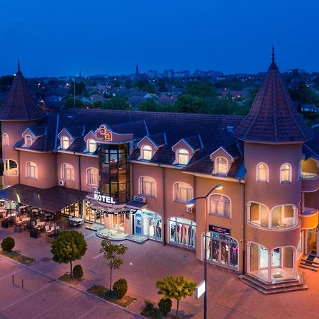 Garni Hotel Royal Crown Суботица Екстериор снимка