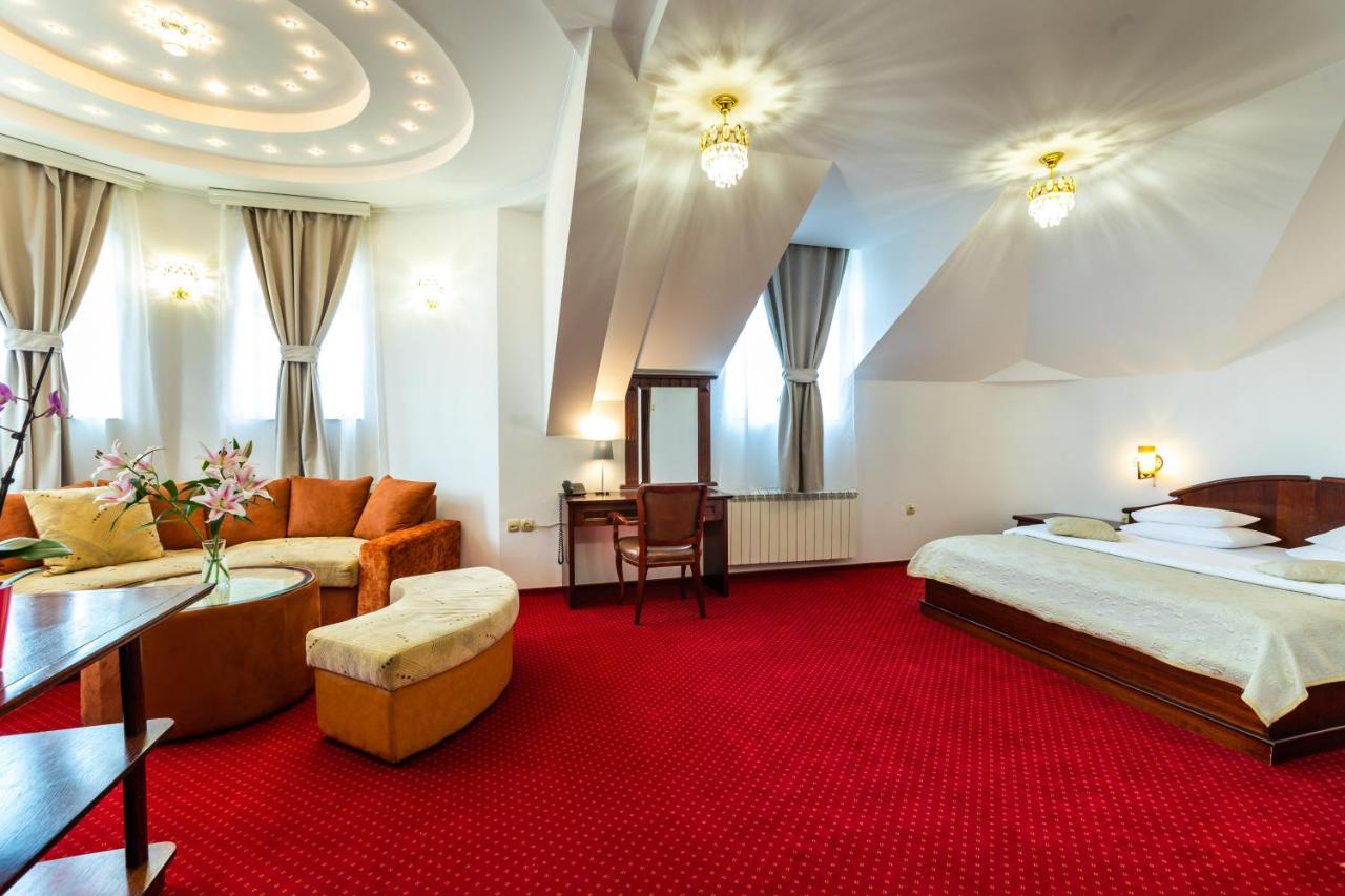 Garni Hotel Royal Crown Суботица Екстериор снимка